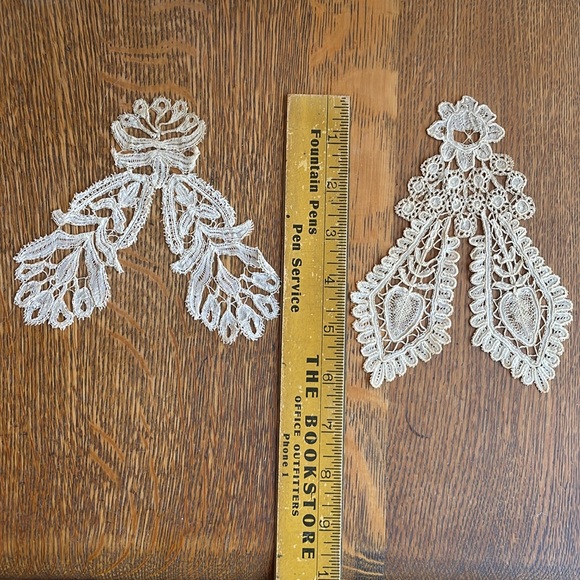 Pair of Antique Lace Appliqués | Edwardian–1930s Ecru Embroidered Collar Inserts - Picture 4 of 16